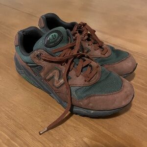 New Balance 580 MT580RTB Mens Brown/Green Sneakers Shoes